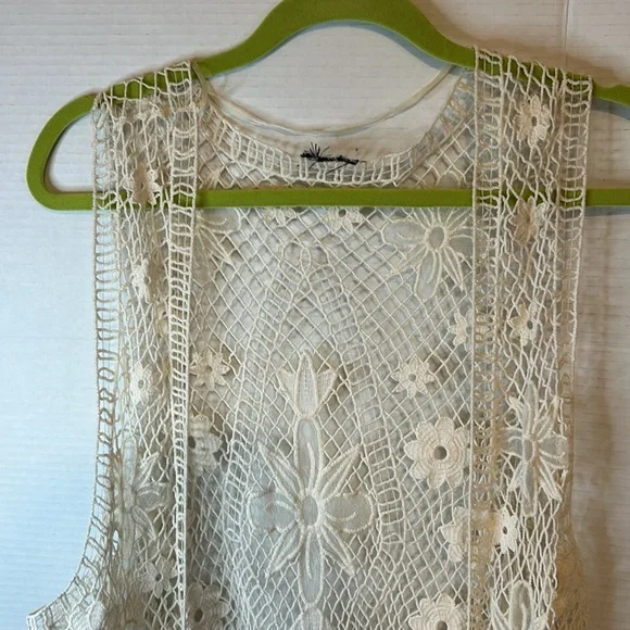 Crochet fairy core vest rounded front women’s size medium - Picture 2 of 7
